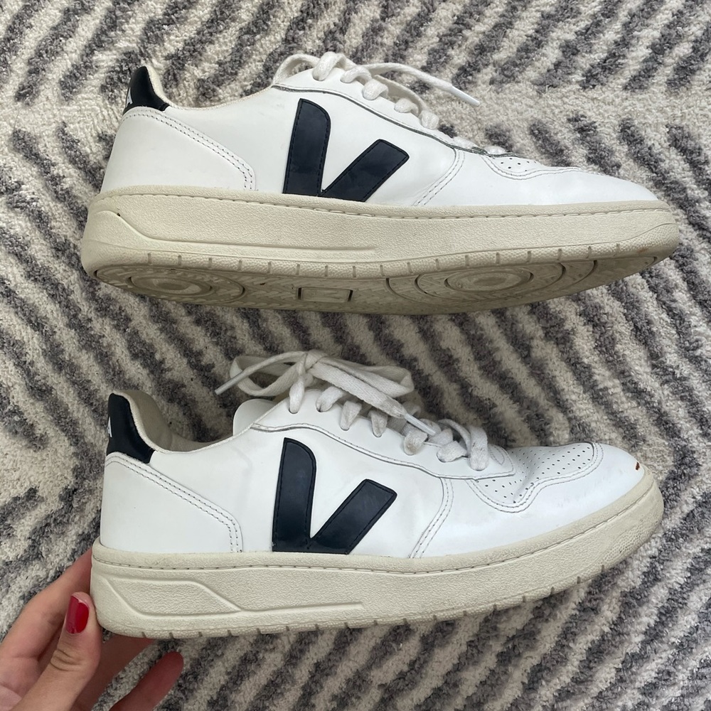 Veja V10 sneakers